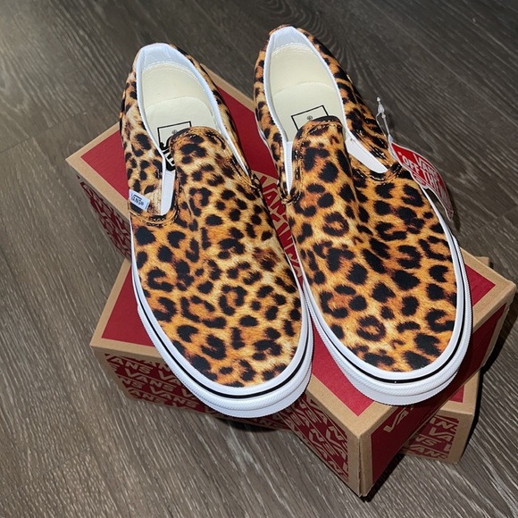 Classic Slip-On Vans in Leopard 🐆 NEW - Picture 10 of 17